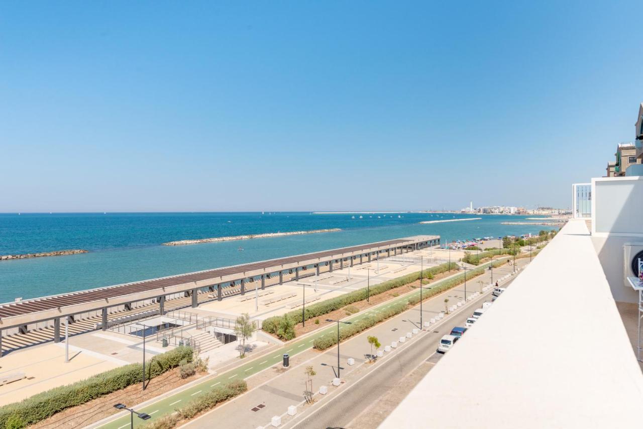 Waterfront Apartment With Seaview Balcony Бари Экстерьер фото