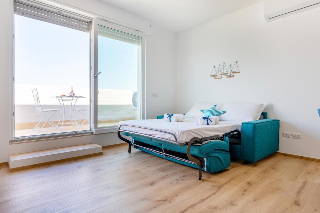 Waterfront Apartment With Seaview Balcony Бари Экстерьер фото