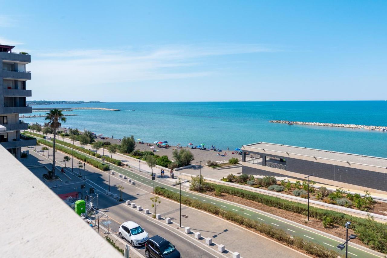 Waterfront Apartment With Seaview Balcony Бари Экстерьер фото