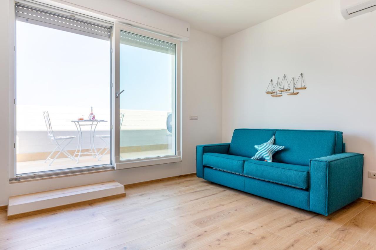 Waterfront Apartment With Seaview Balcony Бари Экстерьер фото
